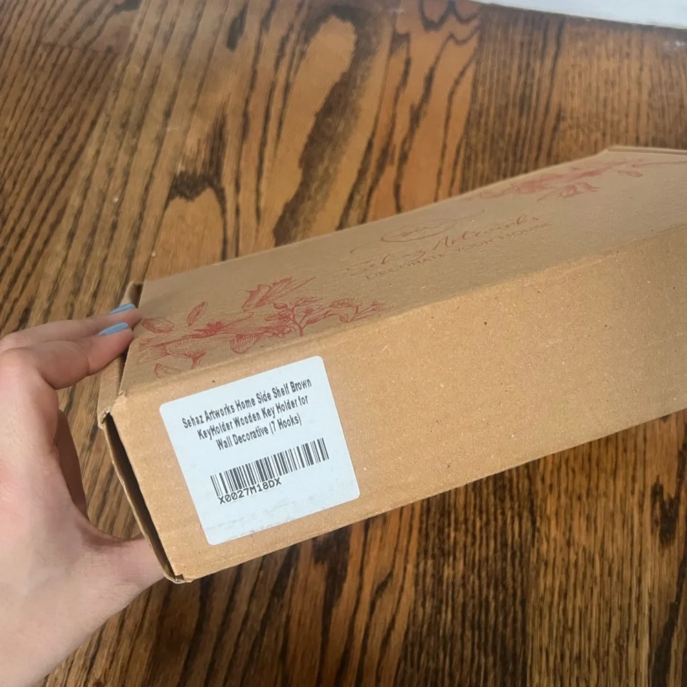 BNIB SEHAZ ARTWORKS Wooden Key Holder for Wall
